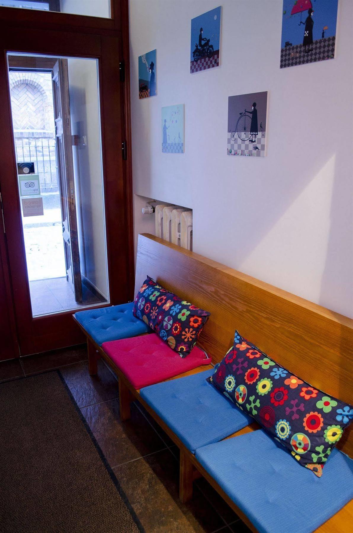 Red Nose Hostel With Self-Check In Riga Kültér fotó
