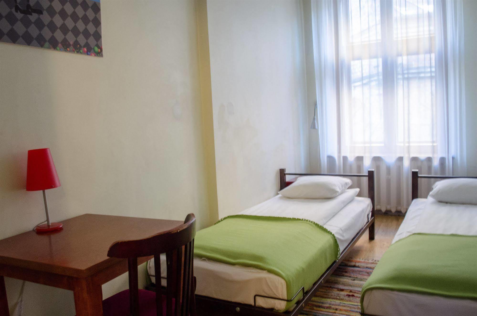 Red Nose Hostel With Self-Check In Riga Kültér fotó